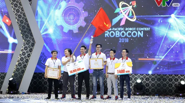 Lac Hong team triumphs at Robocon Vietnam 2018
