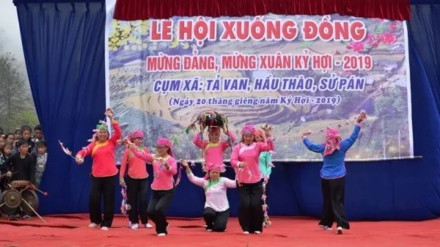 Giay ethnic group’s “Roong Pooc” festival opens