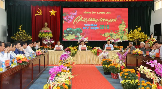 High ranking officials visit poor households in Long An prov.