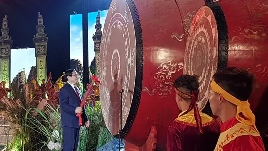 Traditional Hoa Lu Festival opens in Ninh Binh