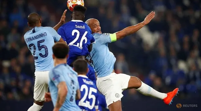 Late goals give Manchester City 3-2 win at Schalke