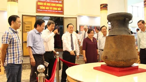 Exhibition spotlights archaeology in Binh Duong province