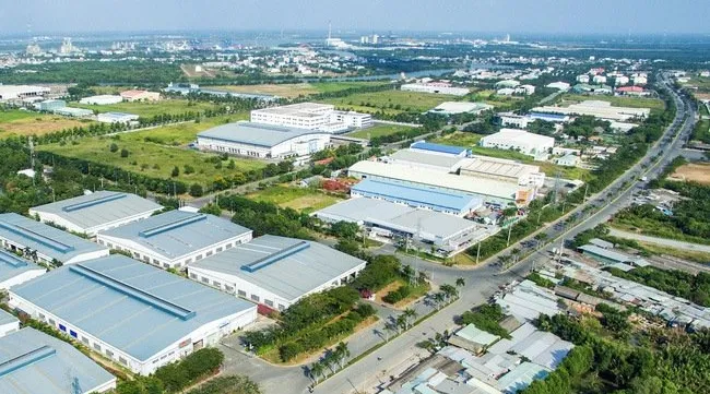 Vietnam attracts US$8.3 billion FDI to industrial, economic zones