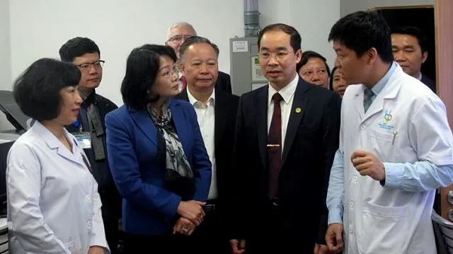 Vice President visits Hanoi’s Saint Paul Hospital