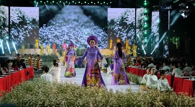 Ao dai on show at festival in Ho Chi Minh City