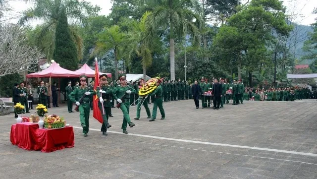 Remains of 11 unknown martyrs reburied in Ha Giang’s cemetery