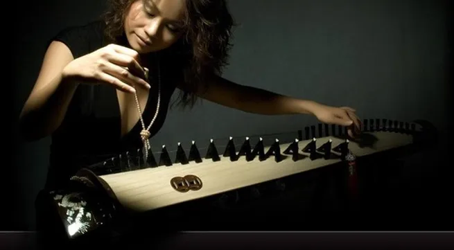 Emmy award winner Vo Van Anh performs in HCM City