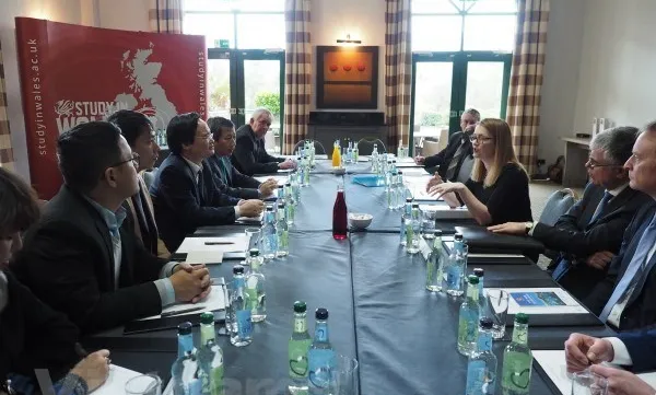 Vietnam seeks to boost educational cooperation with UK