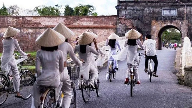 Bicycle tourism service launched in Hue city