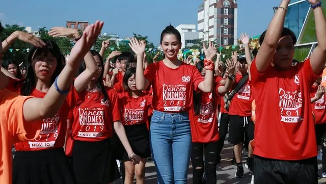 Miss Vietnam joins “Dance For Kindness” to promote public health