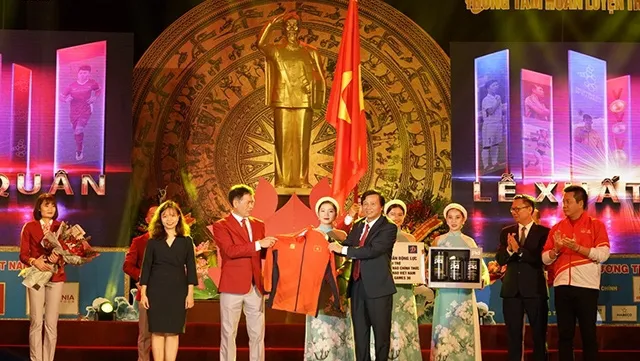 Ceremony sees off Vietnamese sport delegation to SEA Games 30