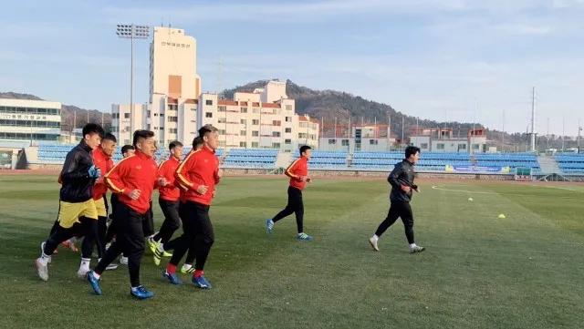 Vietnam U23s start training camp in ROK to prepare for upcoming continental tournament