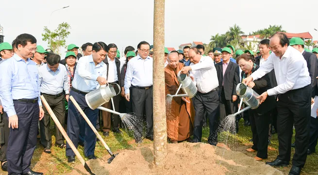 PM launches Tet tree planting festival in Hanoi district