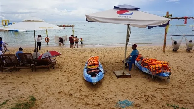 Travel firms offer promotions for summer tours