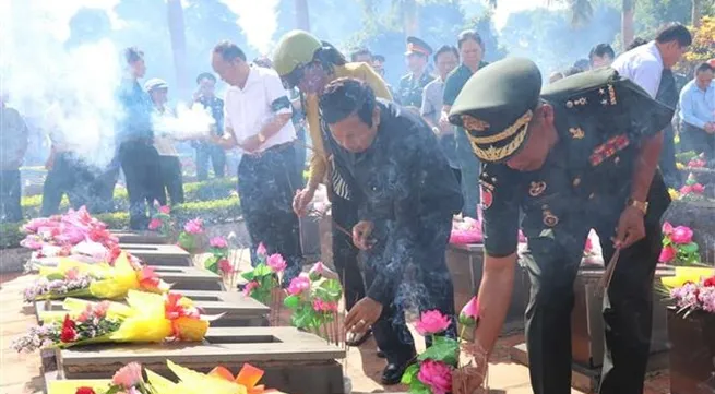 Remains of volunteer Vietnamese soldiers in Cambodia return home