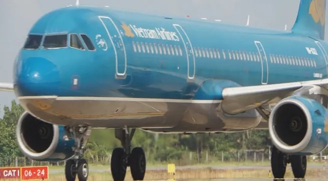 Vietnam Airlines resumes flights from hcmc to Van Don airport