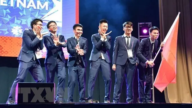 Vietnam win two golds, four silvers at International Mathematics Olympiad