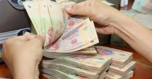 Corporate bond issuance helps ease reliance on credit