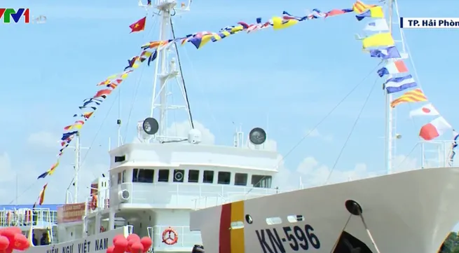 Japan hands over two vessels to Vietnam