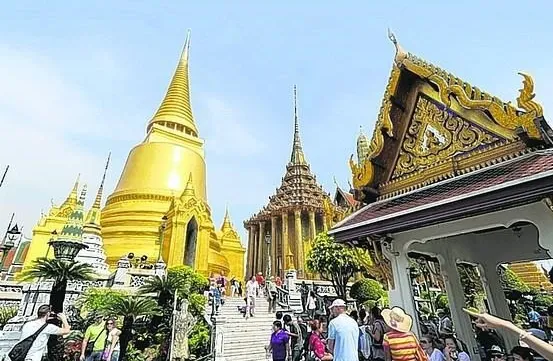Thailand moves to woo Southeast Asian tourists