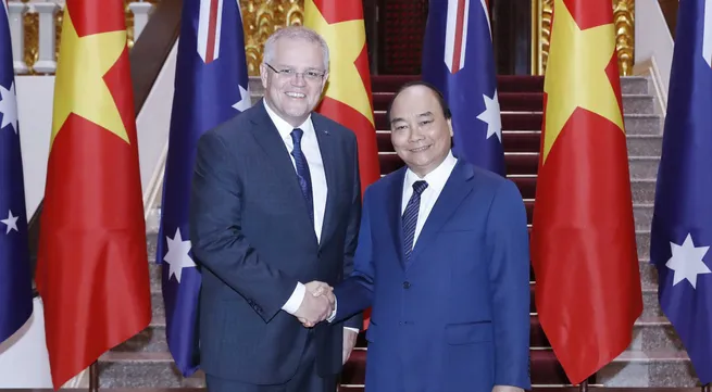 Australian Prime Minister pays official visit to Vietnam