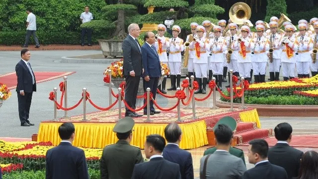 Australian PM Morrison starts official visit to Vietnam