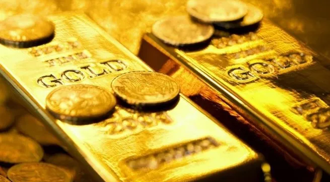 Domestic gold prices soar to VND42 million per tael