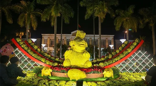 Da Nang: Cultural and tourism events attract visitors during Tet