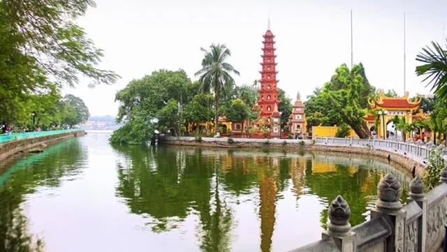 Two Vietnamese pagodas among some of world's most beautiful