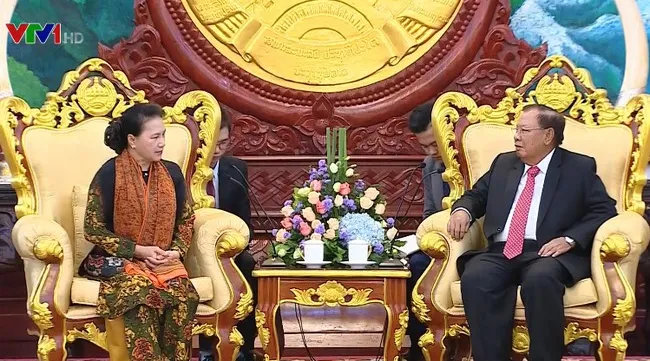 NA Chairwoman meets Lao top leader