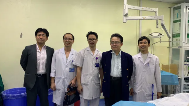 Japanese doctors offer free surgery to Vietnamese patients