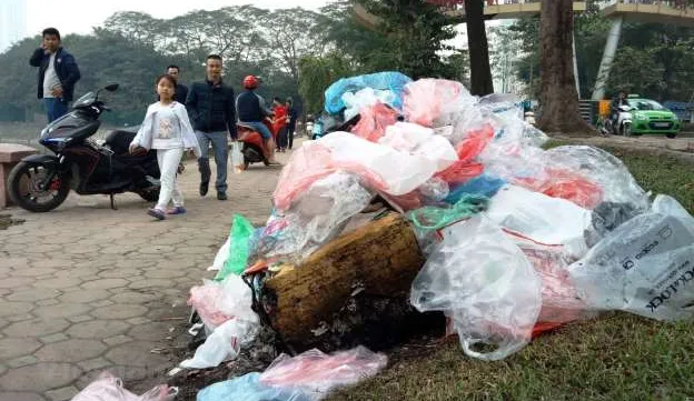 Enterprises’ social responsibility in limiting plastic waste