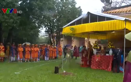 “Nêu tree” planting in imperial citadel re-enacted