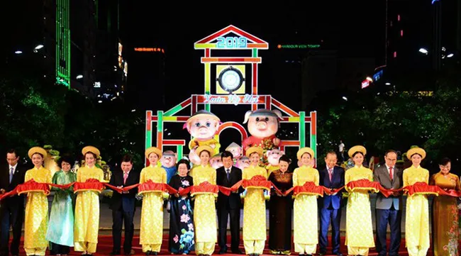 Nguyen Hue flower street opens