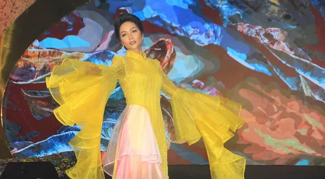 Ao Dai festival in HCM city wraps up