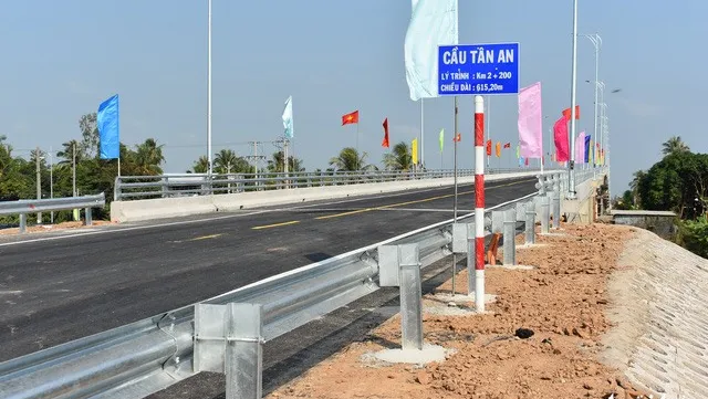 New bridge links An Giang province and Cambodia