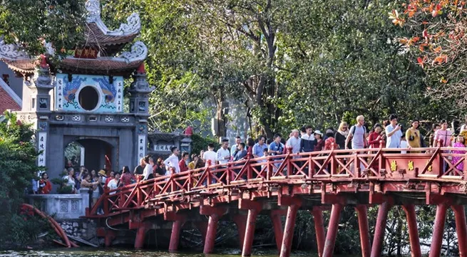 Visiting pagodas during Tết