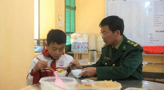 Border soldiers help poor children access education