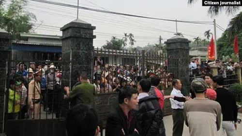 Trade unions play key role in connecting labourers and managers