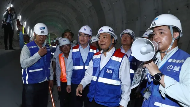 PM inspects construction of HCM City’s Metro Line No.1