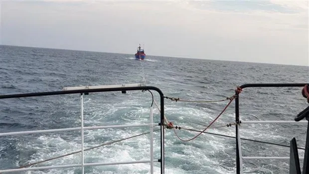 52 fishermen rescued off Đá Bắc Island