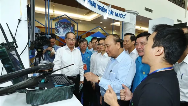 PM Nguyễn Xuân Phúc speaks of highly-skilled workers