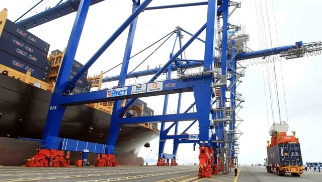 Hải Phòng international terminal welcomes first container ship