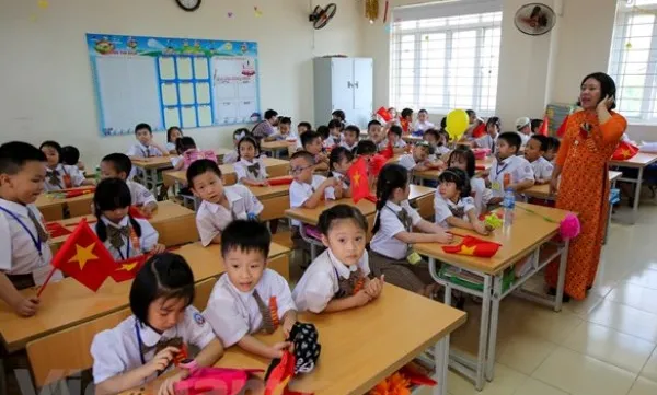 Hà Nội still dealing with overcrowded classrooms