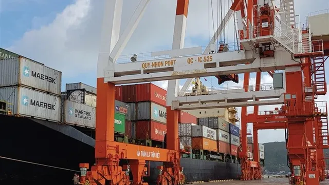 Vinalines buys backs 75% stake in central port