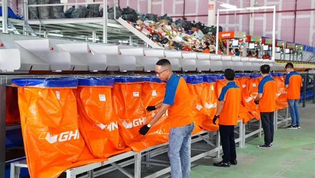 GHN launches new fully automated good sorting system in Hà Nội