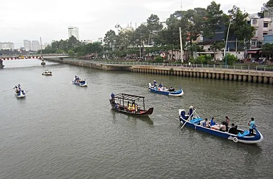 Boat tours in HCM City lack passengers