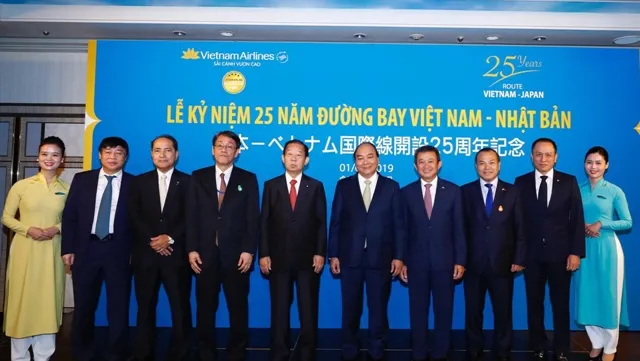 Vietnam Airlines celebrates 25th anniversary of first Việt Nam-Japan flight