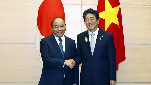 Vietnamese, Japanese PMs hold talks