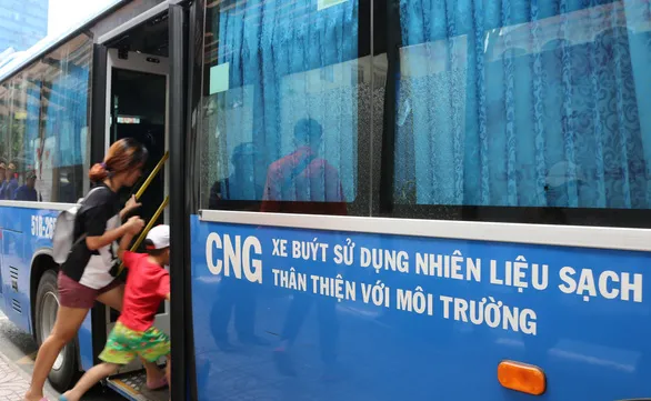 HCM City's eco-friendly buses face fuel shortage